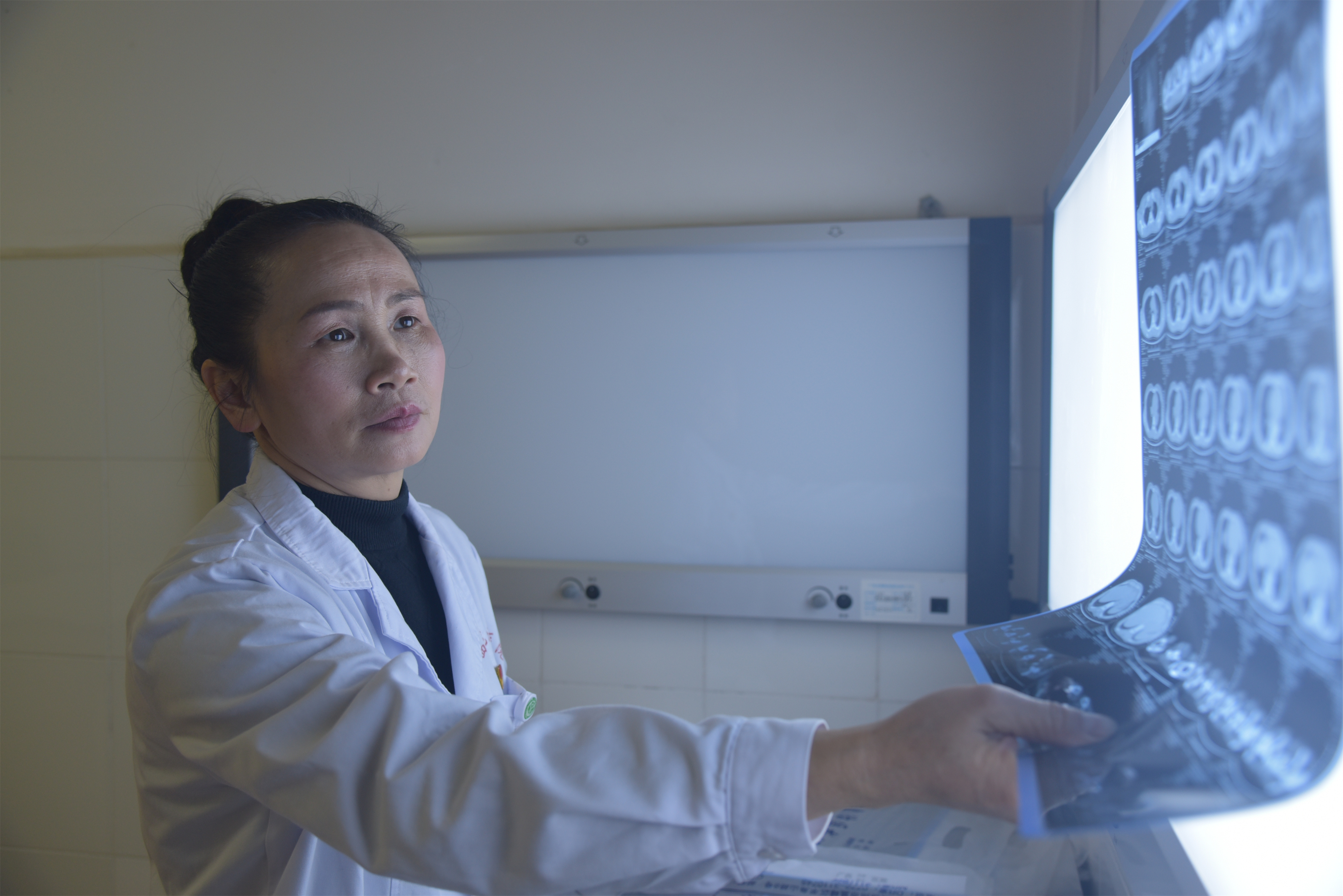 广西胸科医院：蓝珂医生家庭荣获第三届&ldquo;全国文明家庭&rdquo;称号